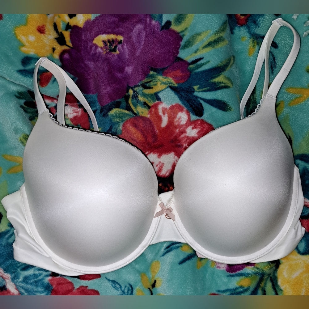 NWOT Victoria's Secret Bra